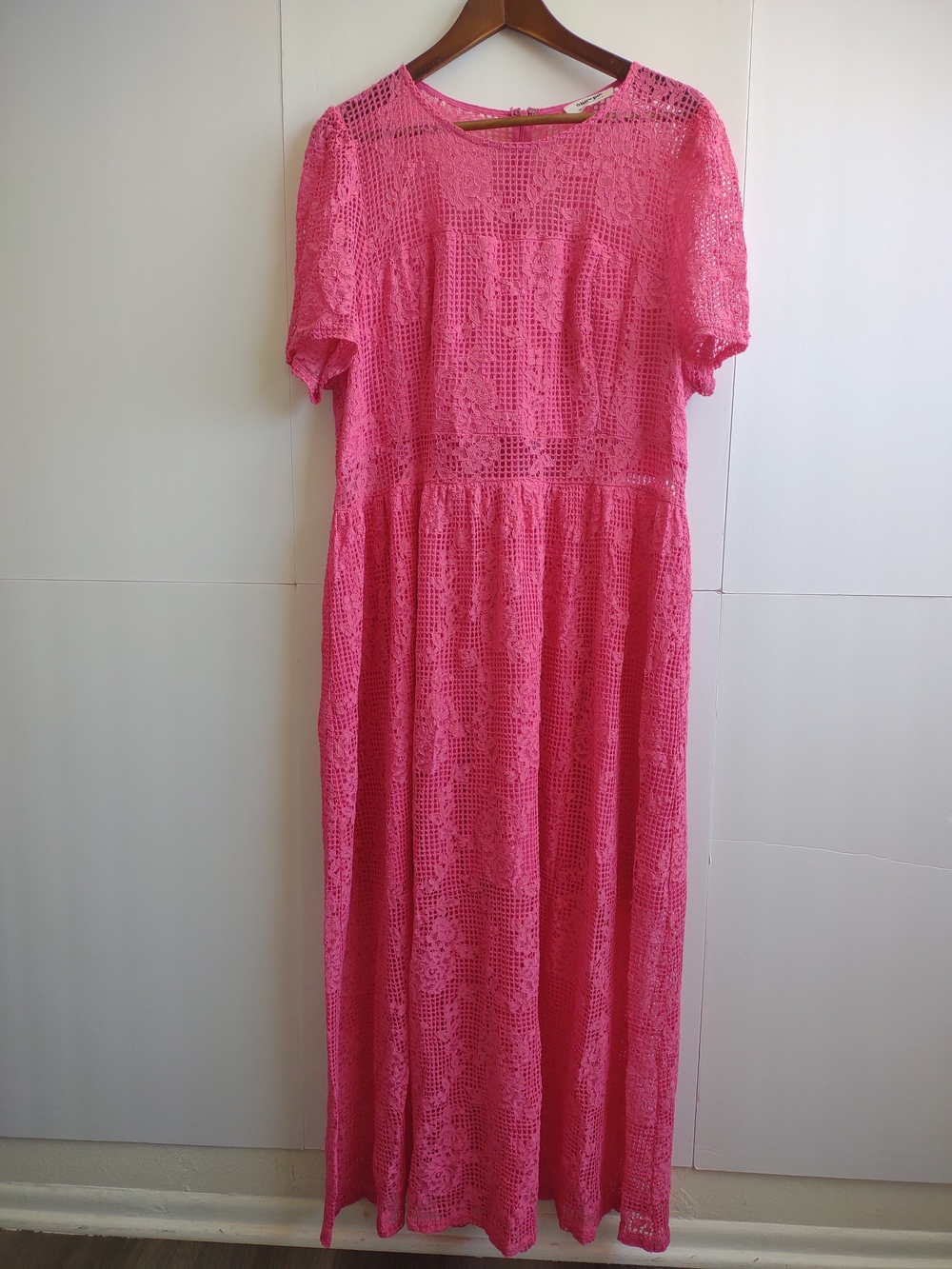 Showpo Leon Short Sleeve Pink Crochet Lace Dress - Picture 4 of 10